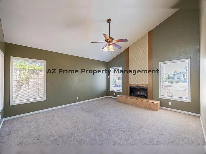 5502 E Roanoke Ave — Photo 4