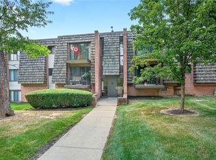 631 Forest Green Dr, Coraopolis, PA 15108