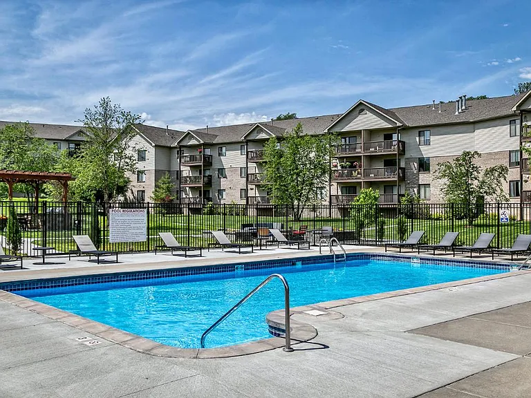 Southwest Gables Apartments — Photo 44