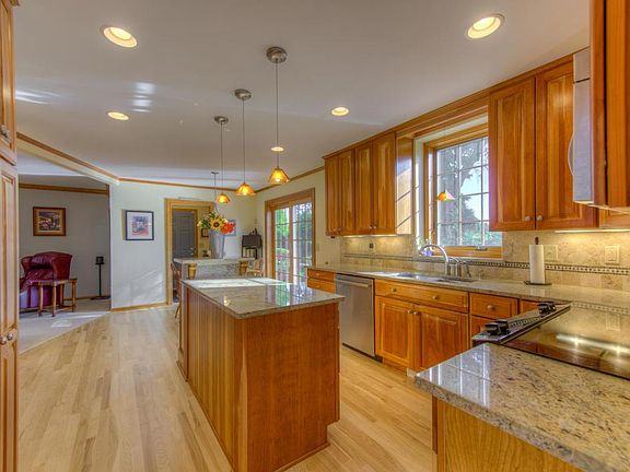 3rd image of 1861 Heifort Ct