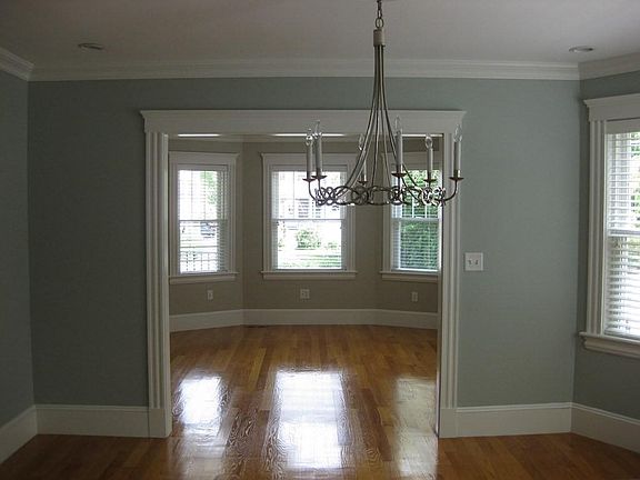 4th image of 105 Harvard St Floor 1