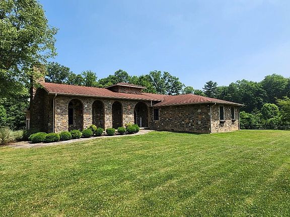 2nd image of 812 Old Eccles Rd