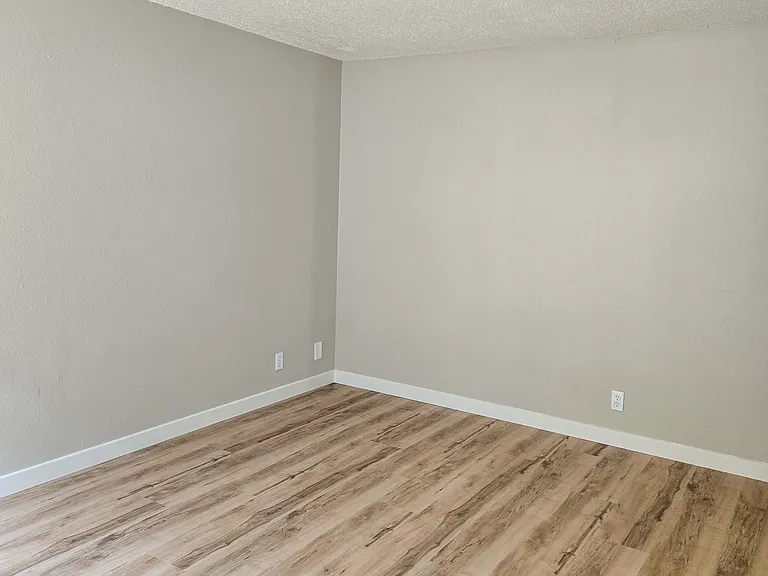 134 Sunset Ave N #134 — Photo 4