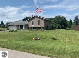 4251 Ridgemoor Dr, Traverse City, MI 49684