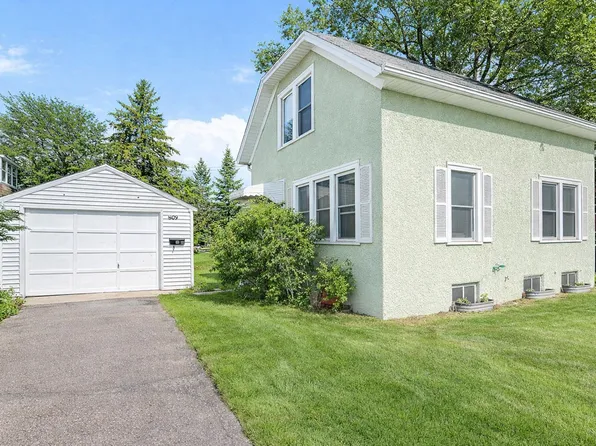 811 13th Ave SE, Minneapolis, MN 55414