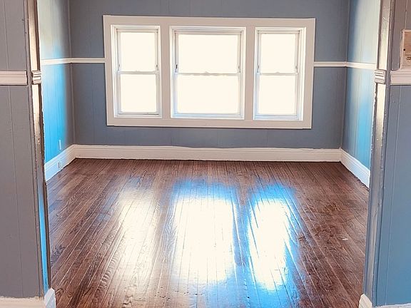4th image of 8426 S Kerfoot Ave