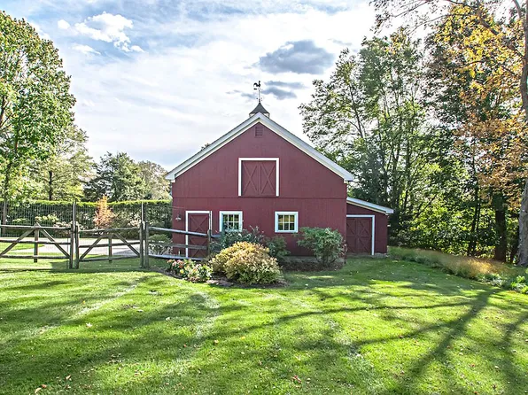 15 High Ridge Ave, Ridgefield, CT 06877