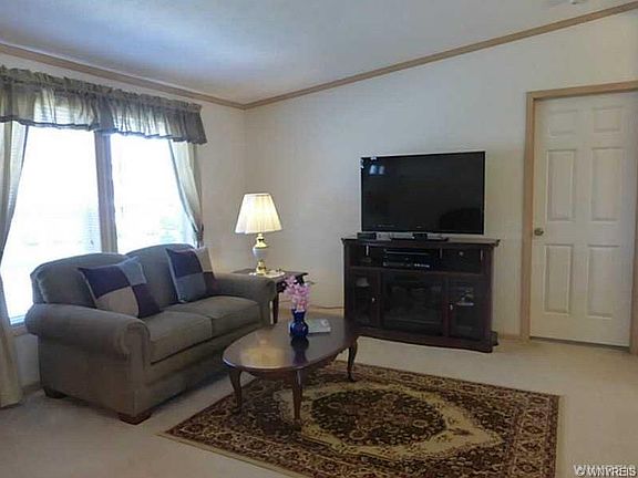 5th image of 9827 Sandringham Dr