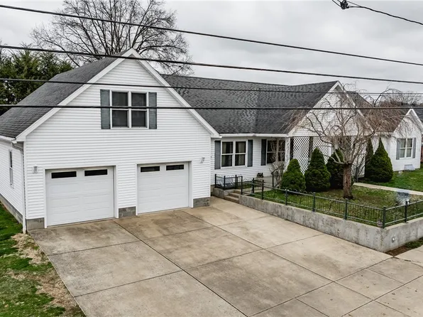 613 27th St, Vienna, WV 26105