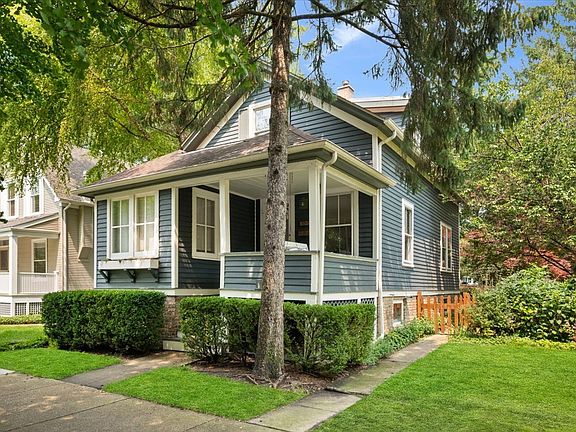 2nd image of 1315 Leonard Pl