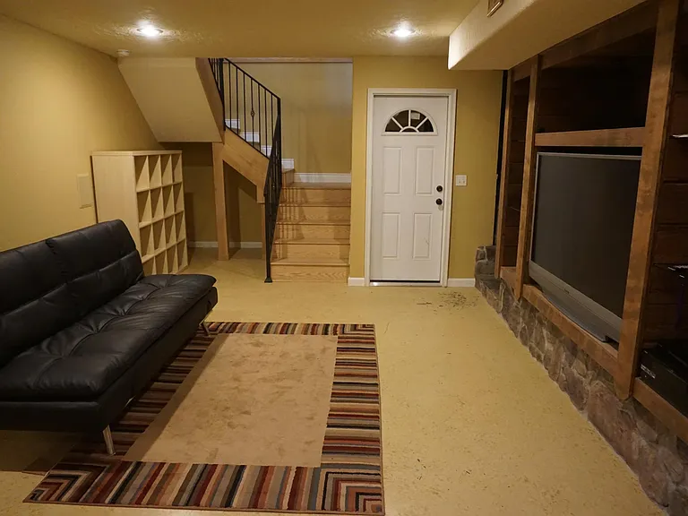 548 Washington St — Photo 13