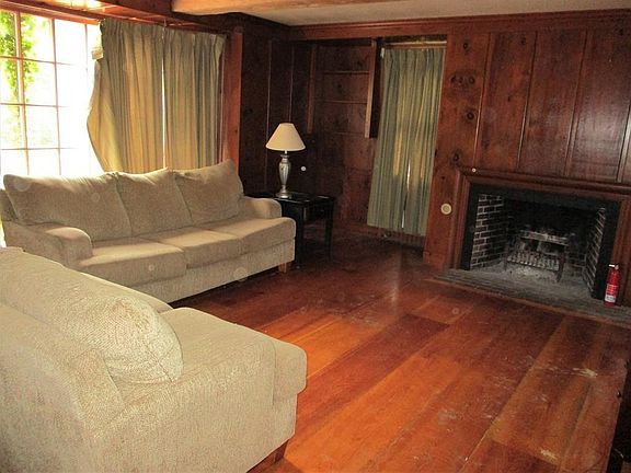5th image of 465 Salisbury St