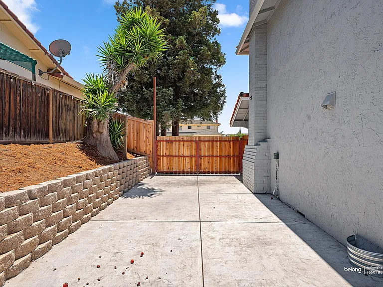3661 Slopeview Dr — Photo 74