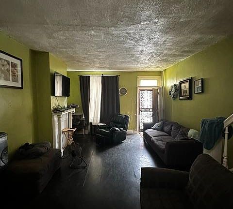 3rd image of 2759 N Taylor St