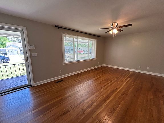 3rd image of 611 Woodvale Ave
