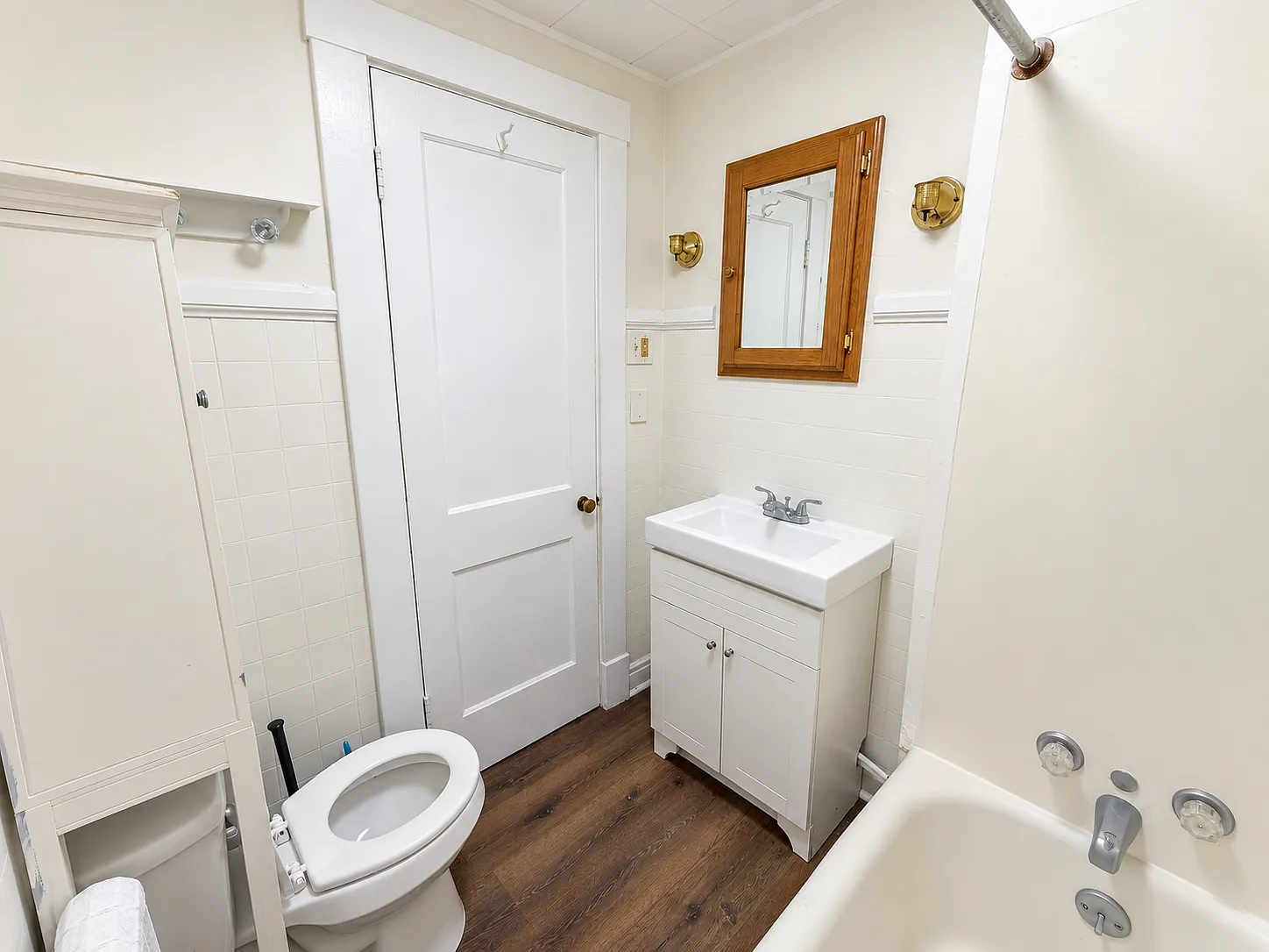 2 bed, 1050 sqft, $895 — Photo 4