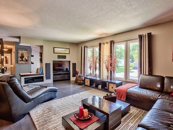 3rd image of 427 Parkland Dr SE