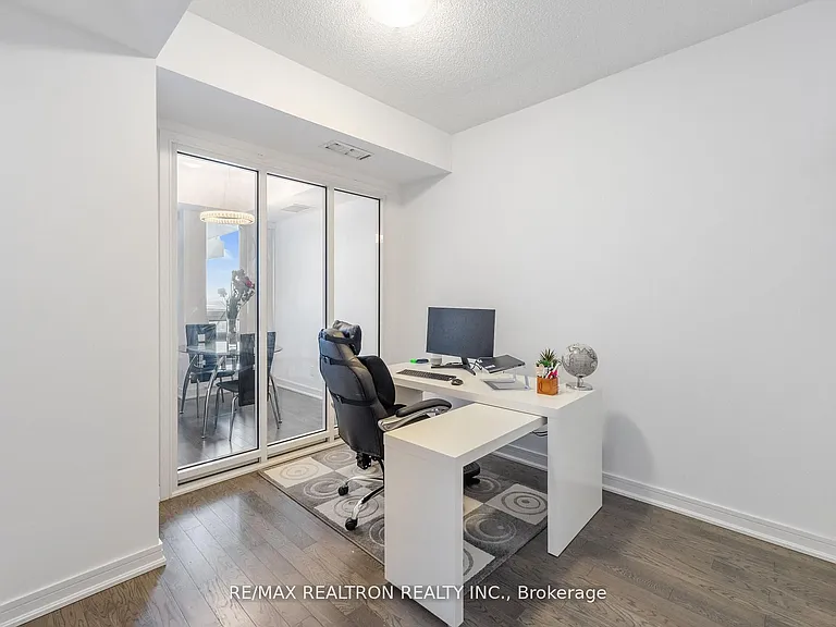 9205 Yonge St #501 — Photo 7