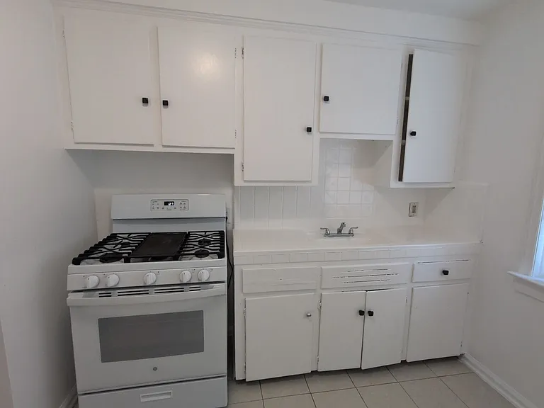 Oakman-Belleterre Apartments — Photo 26
