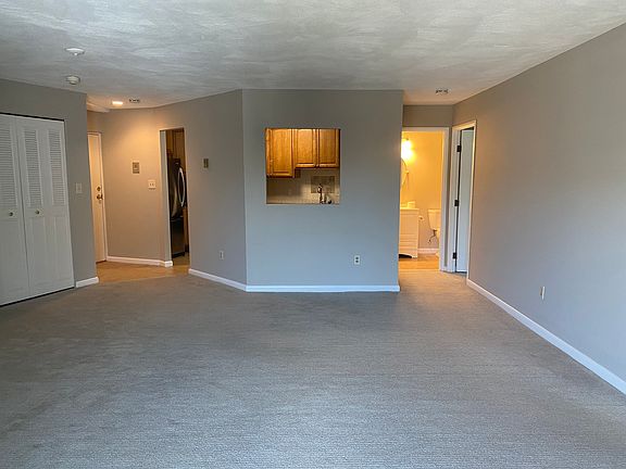 4th image of 215 Thomas Burgin Pkwy
