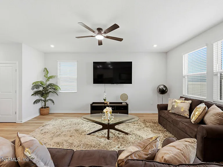 14742 Cashew Ave — Photo 11