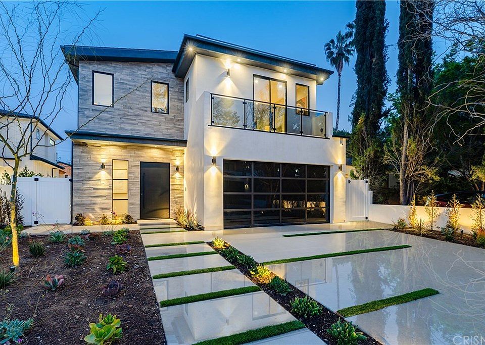 1st image of 4444 Camellia Ave