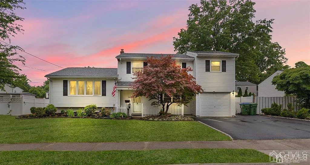 47 Karen Pl photo 1