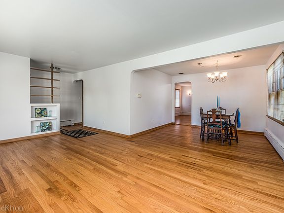 3rd image of 120 N Hudson St