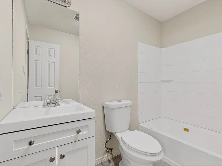 7615 Chico Rd NE #12 — Photo 6