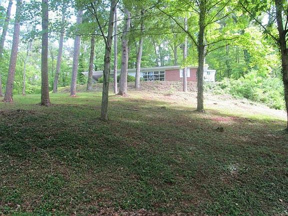 3rd image of 3526 Pine Hill Ln