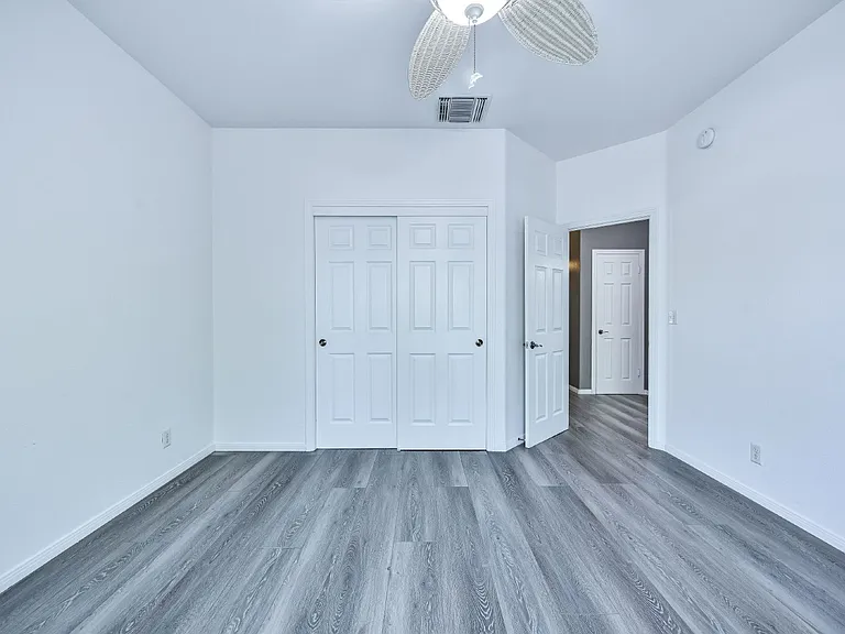 317 W Shamrock Ave — Photo 41