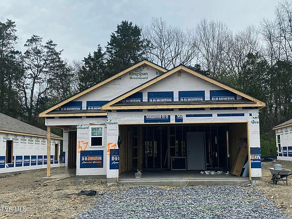 2nd image of 376 Arrowhead Dr