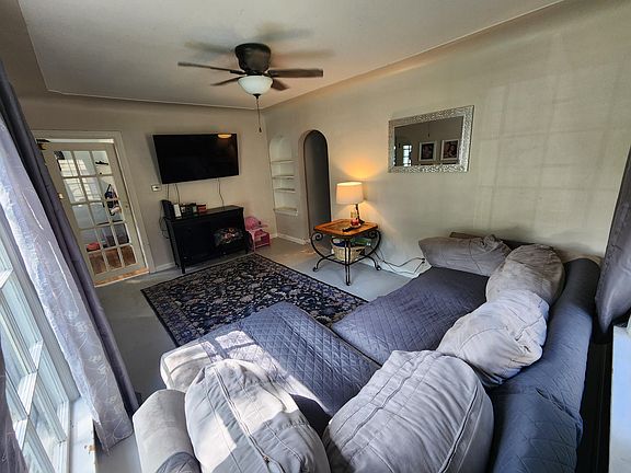 4th image of 3021 Jefferson Ave SE