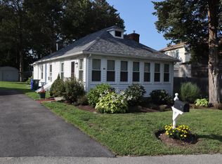 20 Spruce Ln, Bristol, RI 02809