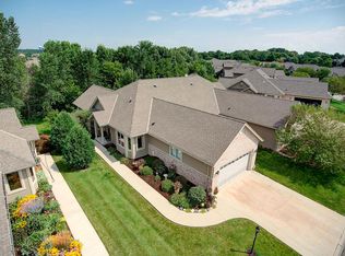 N22W24306 E Parkway Meadow Cir, Pewaukee, WI 53072