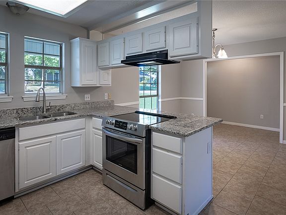 5th image of 3364 W Essex Dr