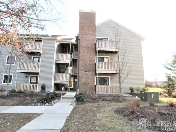 1219 Raven Crest Dr, Plainsboro, NJ 08536