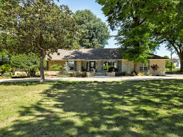 1501 E Cedar Lane Rd, Norman, OK 73072