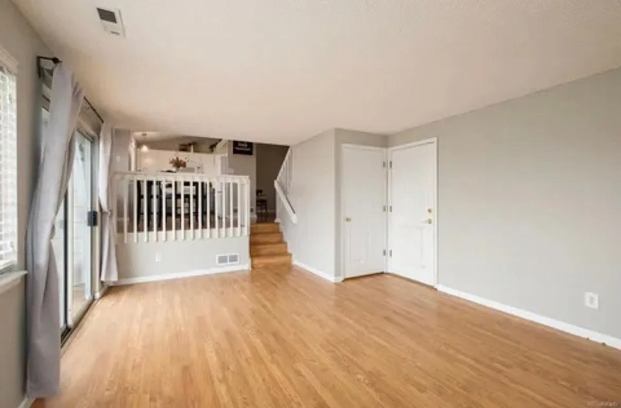 Two-story Single family home with 4-bedroom, 3-bath, 2 Car Garage family friendly neighborhood. — Photo 4
