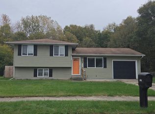 1568 Blanchard Dr, Mishawaka, IN 46544