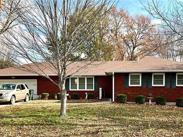 2317 Grand Ave, Leavenworth, KS 66048