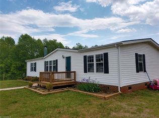 279 Cedar Lake Trl, Mount Airy, NC 27030