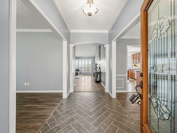 2nd image of 3919 E Wisteria Cir