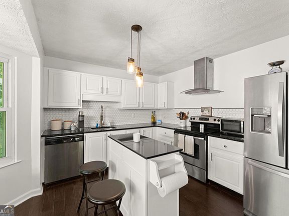 5th image of 4323 Hillview Dr