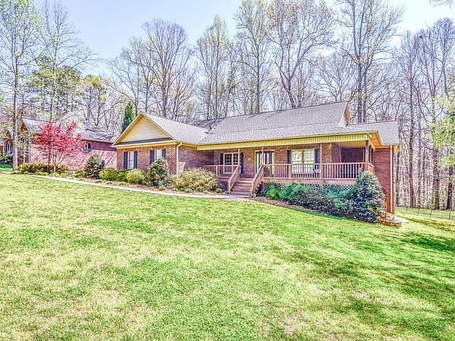 1st image of 155 Grayrock Dr