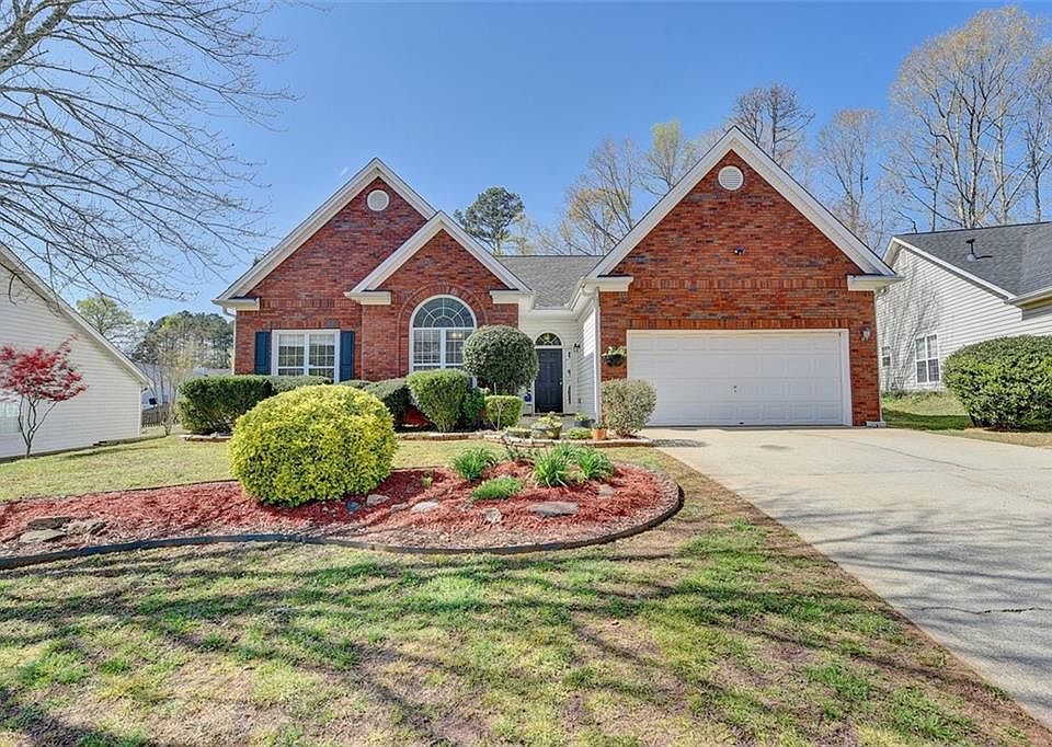 1st image of 570 Ambur Lake Dr