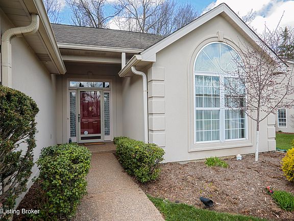 3rd image of 533 Village Lake Dr