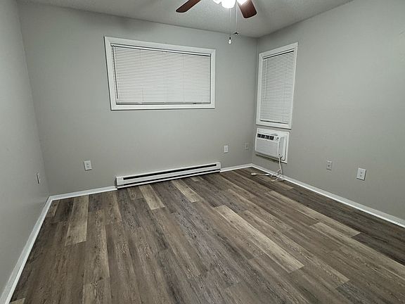 2nd image of 492 East St