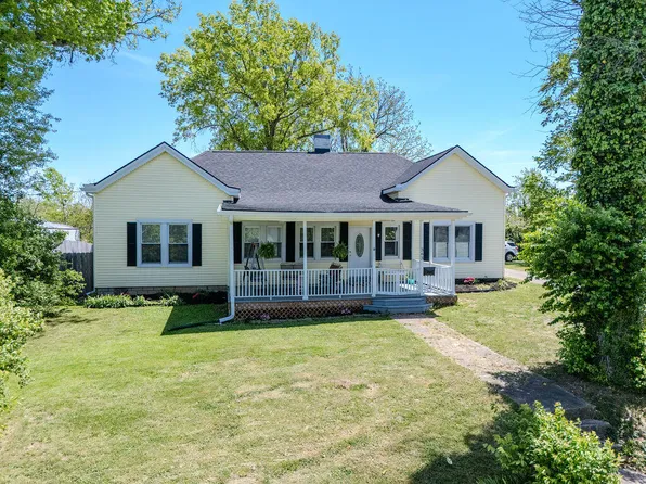 363 S Main St, Winchester, KY 40391