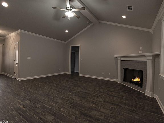 4th image of 9700 Oak Forest Ln